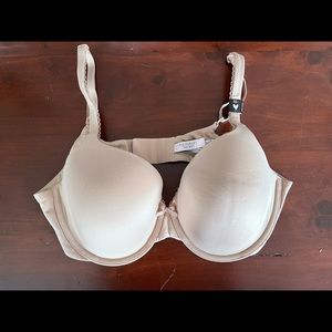 Body by Victoria, lightly lined, full coverage, underwire beige bra. 38C. NEW.